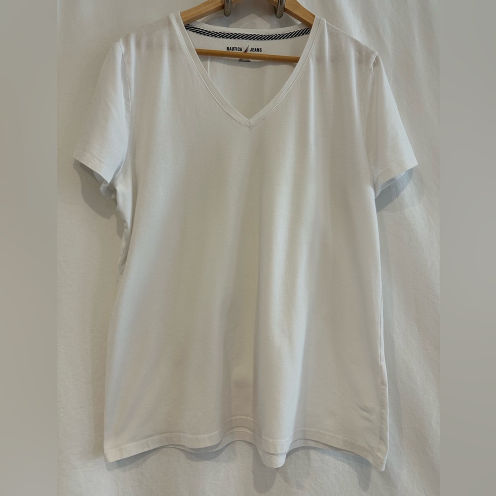 Nautica Women's Simple White V-Neck Short Sleeve Tee LNWOT
